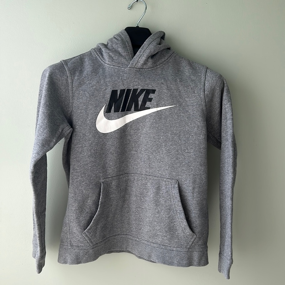 Boy’s Nike hoodie. Size XL.
